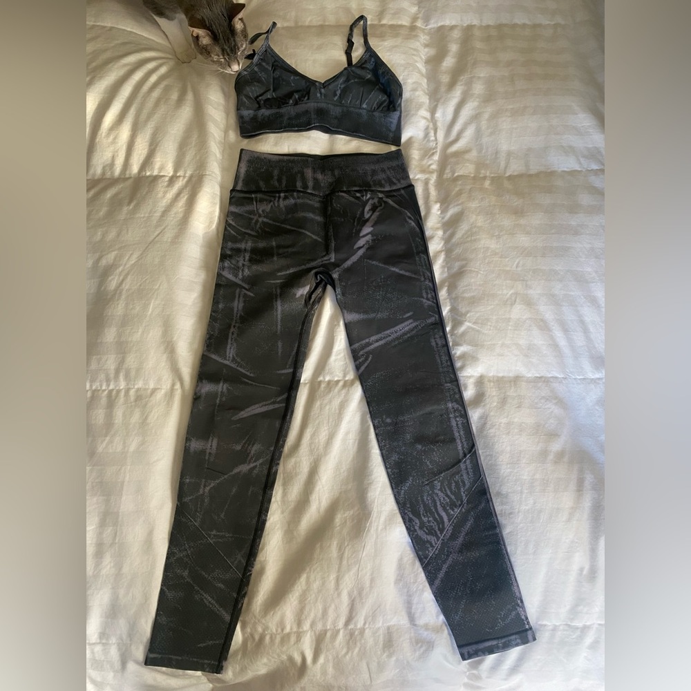 Lululemon set.